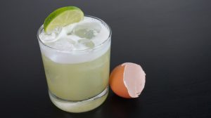 Green Eyes Gin Chartreuse-Cocktail